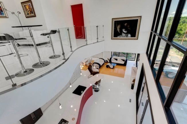 Symphony house upstairs double s view