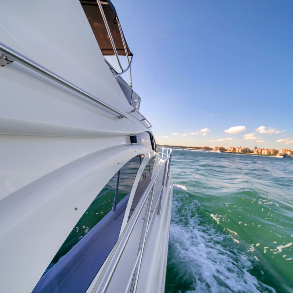 60 azimut flybridge 22