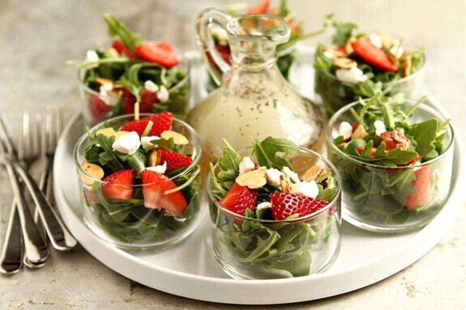 Spinach salad cups with warm poppyseed dressing
