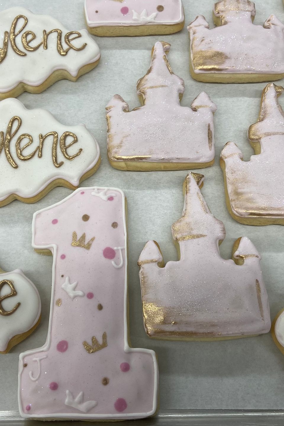 Cookies to match cake 