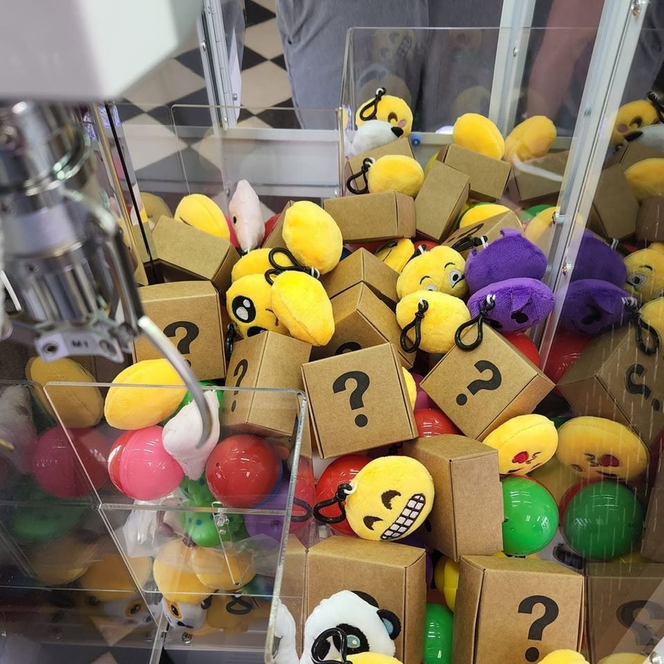 Electric claw   rad vending (7)