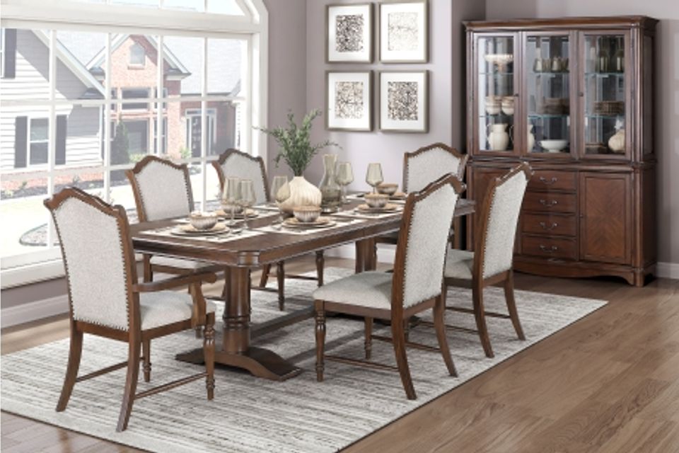 5615 96 dining  m
