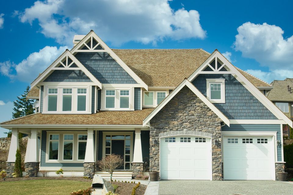 Dreamstime m 207756130