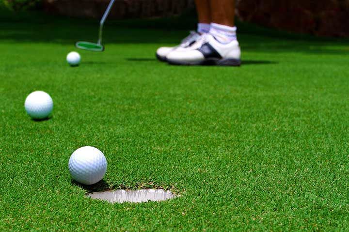 Artificial Grass putting greens 