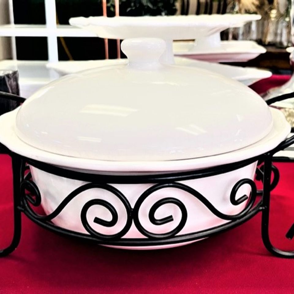 Ceramic serving dish