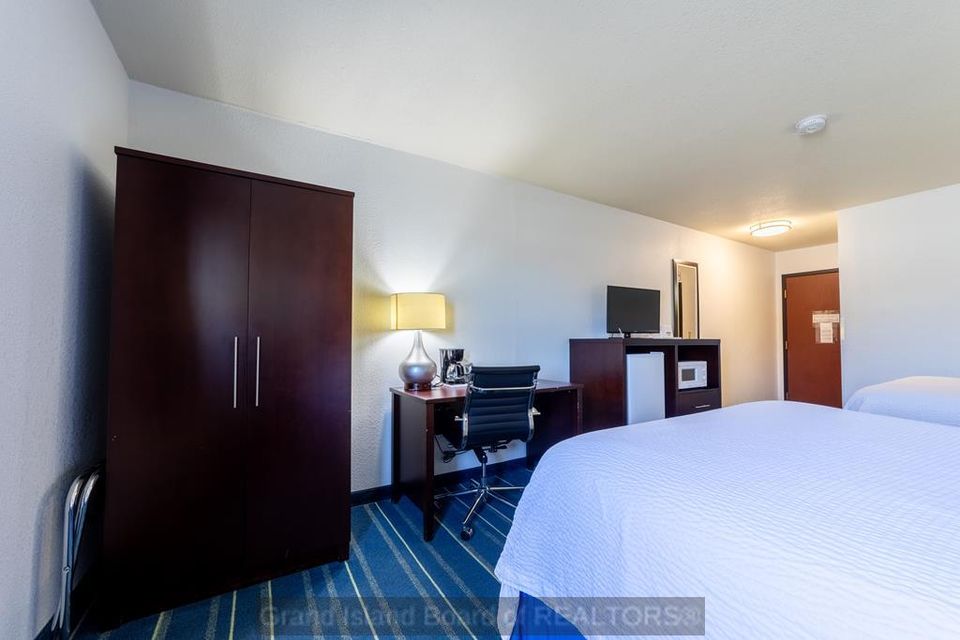 2620 diers ave grand island days inn c 7
