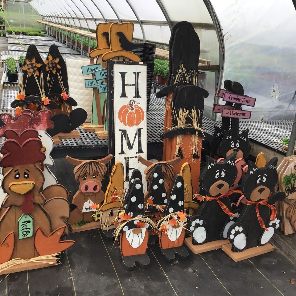 Seasonal decor at Maytown Gardens Greenhouse Creekside 