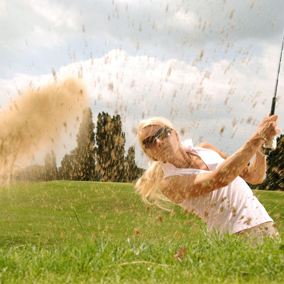 female golfer