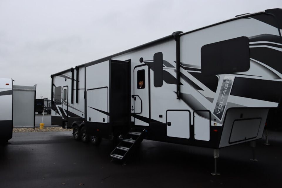 Toyhauler1