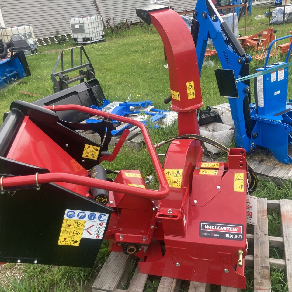 Wall chipper right