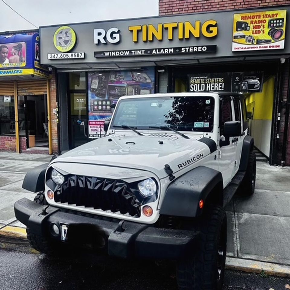 White window tints on white Jeep Rubicon