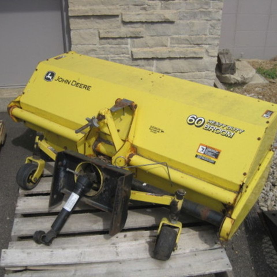 John deere power sweeper20150327 20679 2gy2hw