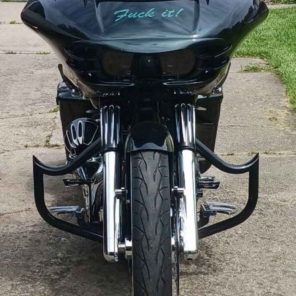Creative custom pinstriping design and artistic projects created by Skeeter's Grafix.