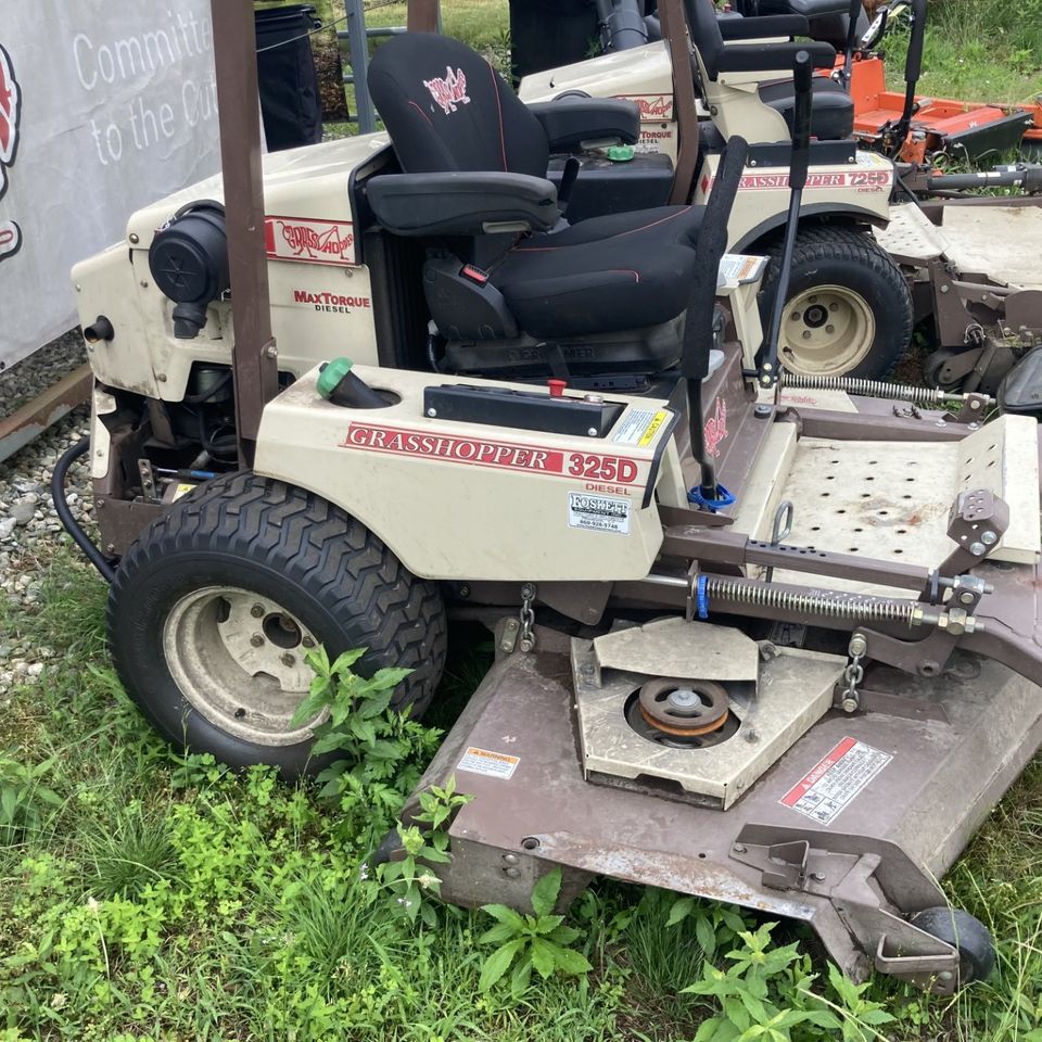 Grasshoper 325d right