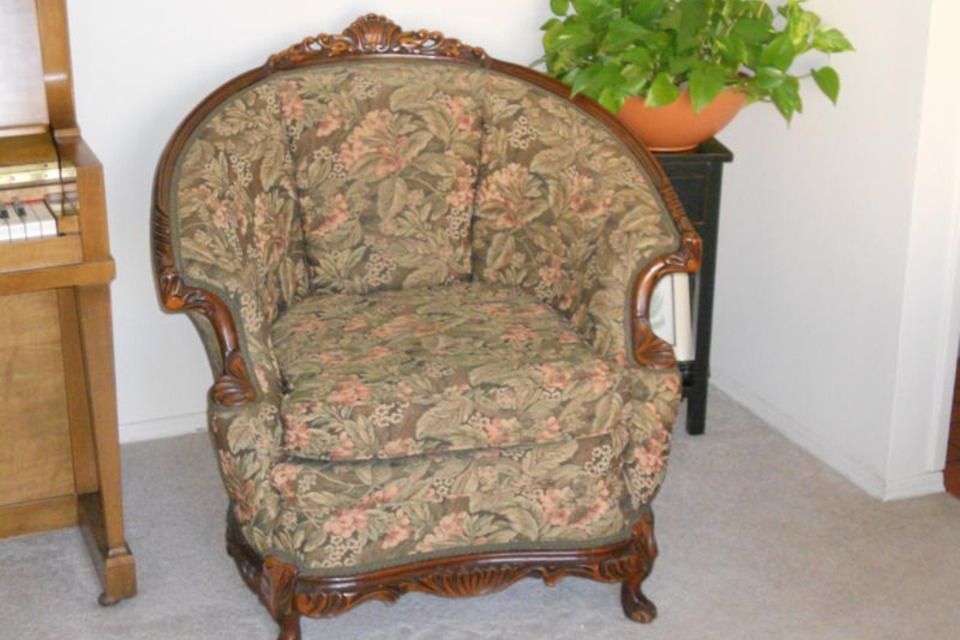Tan pink floral chair20111107 29865 171m3cl 0