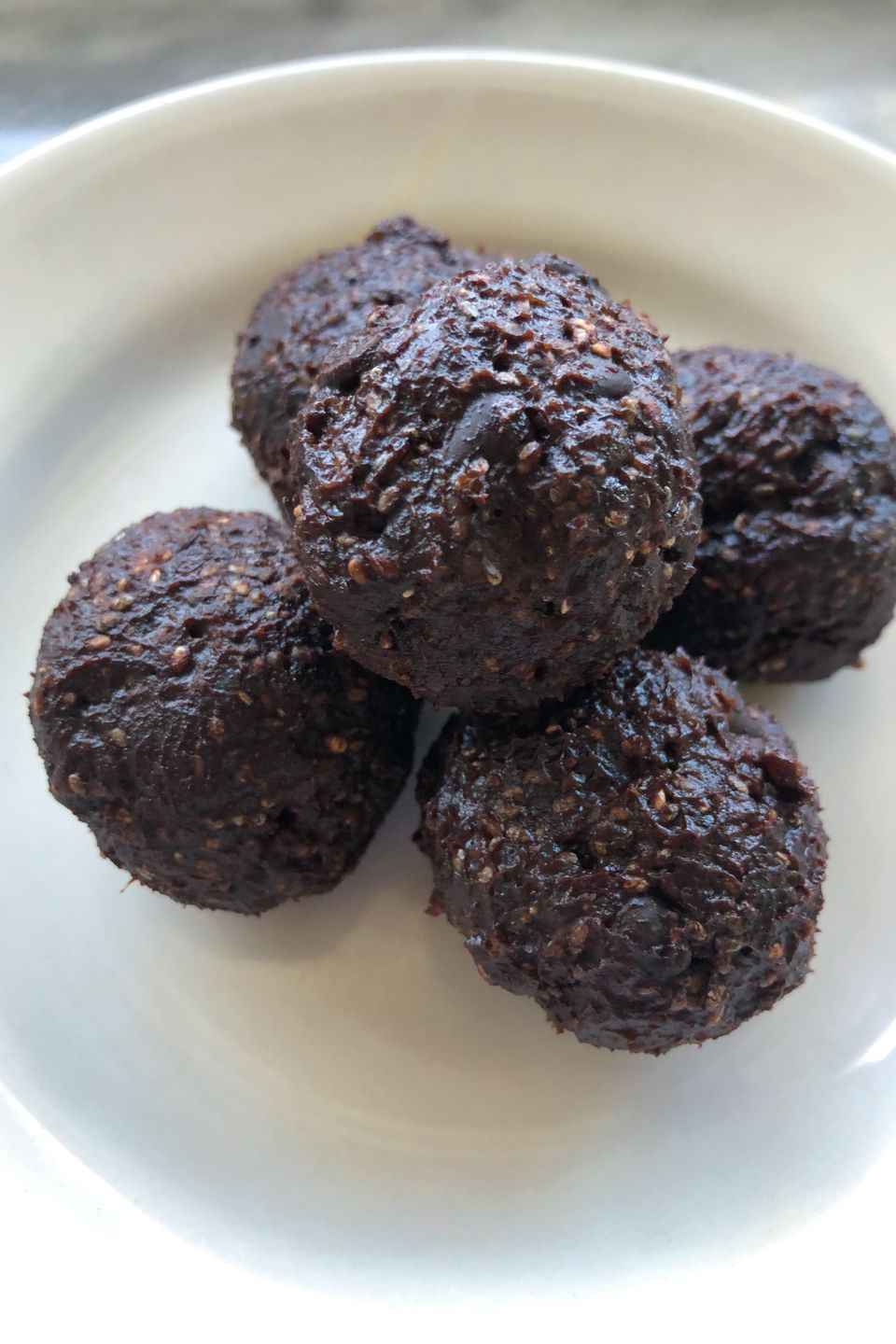 Chocolate seed protein bites
