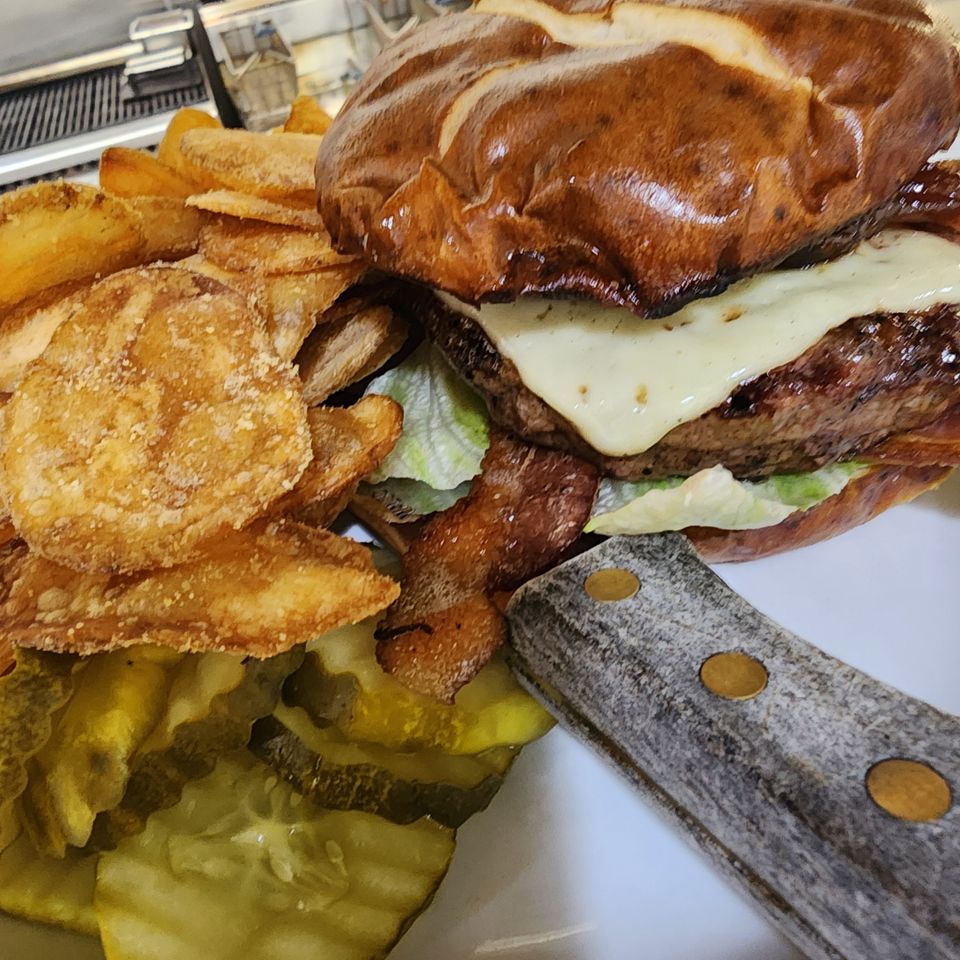 Bacon bourbon burger 4