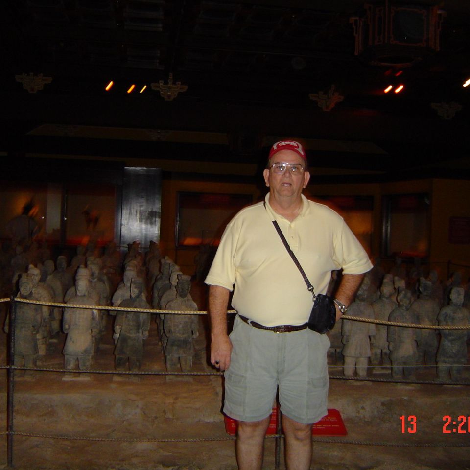 Ed in epcot's china museum  oct 200920160617 31641 12qyd0j