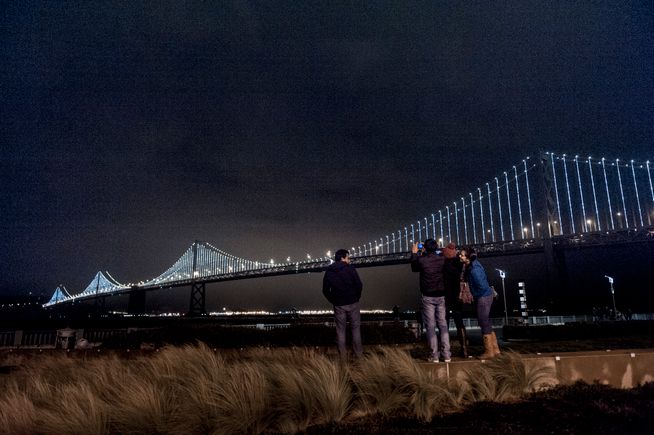 The bay lights fans on the embarcadero 3 5