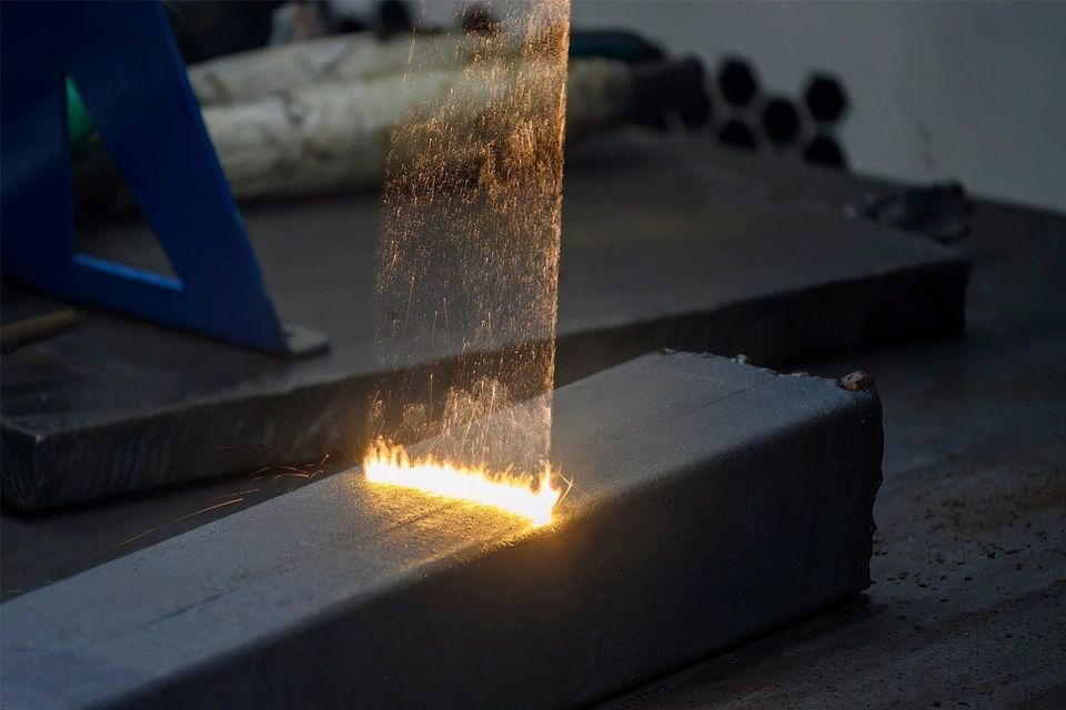 safe laser cleaning of metal and brick surfaces without chemicals or abrasion