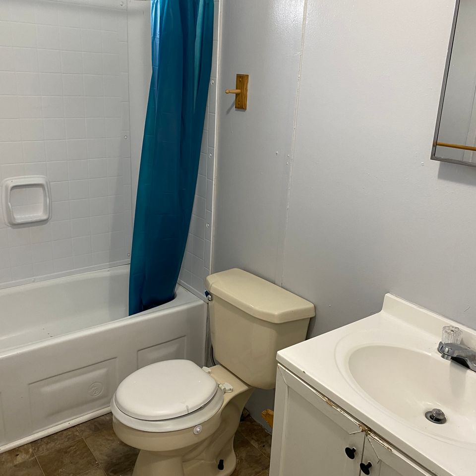 Lot 92 spare bath