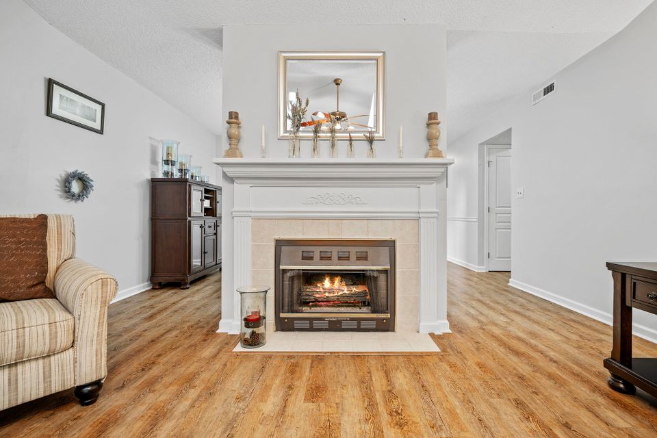702 woodlea   photo 3