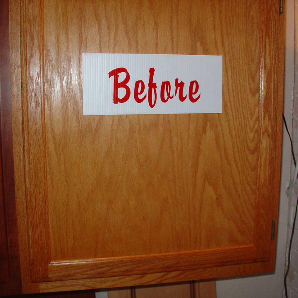 Cabinet refacing before 120120111 11589 1kwiehz 0