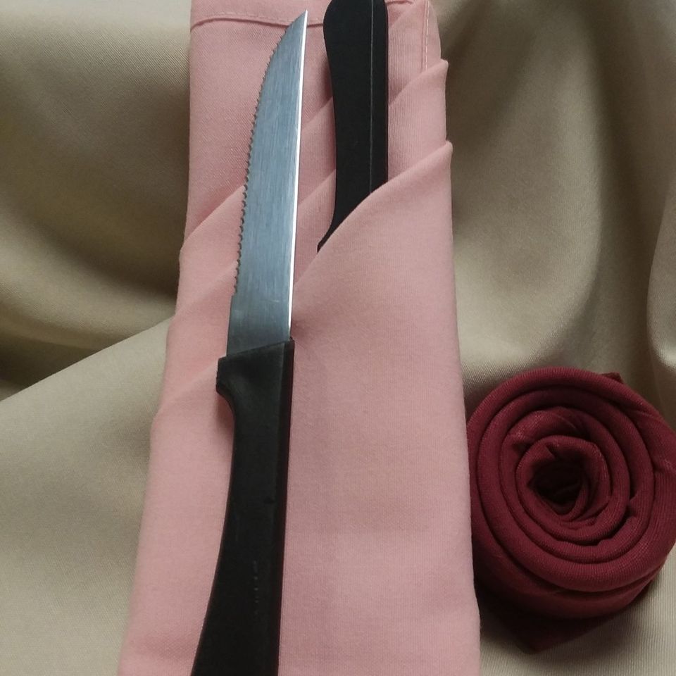 Black handled steak knife 06b63260 1368w
