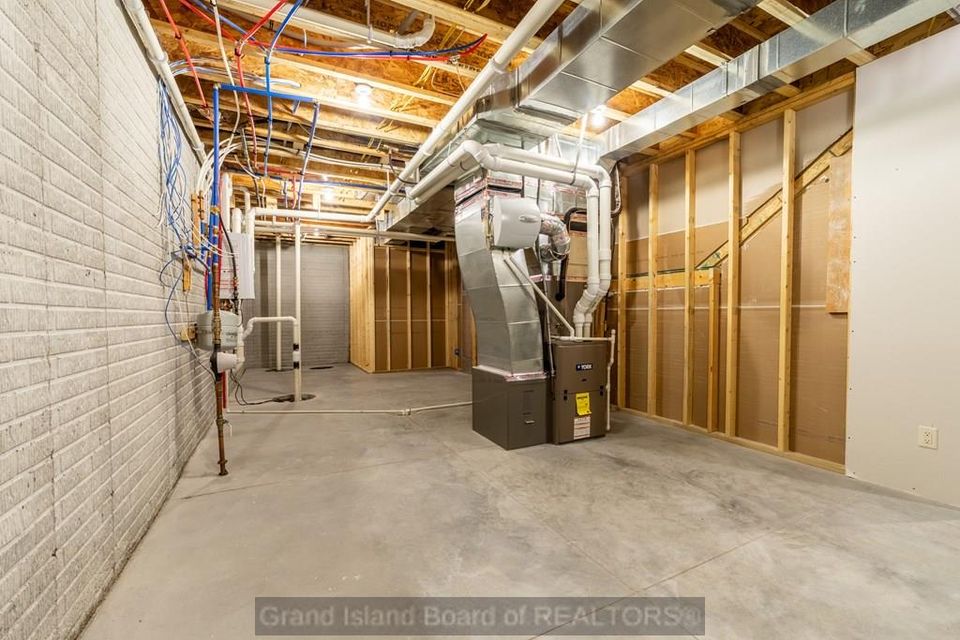 431 ponderosa grand island  ne 68803 e 3