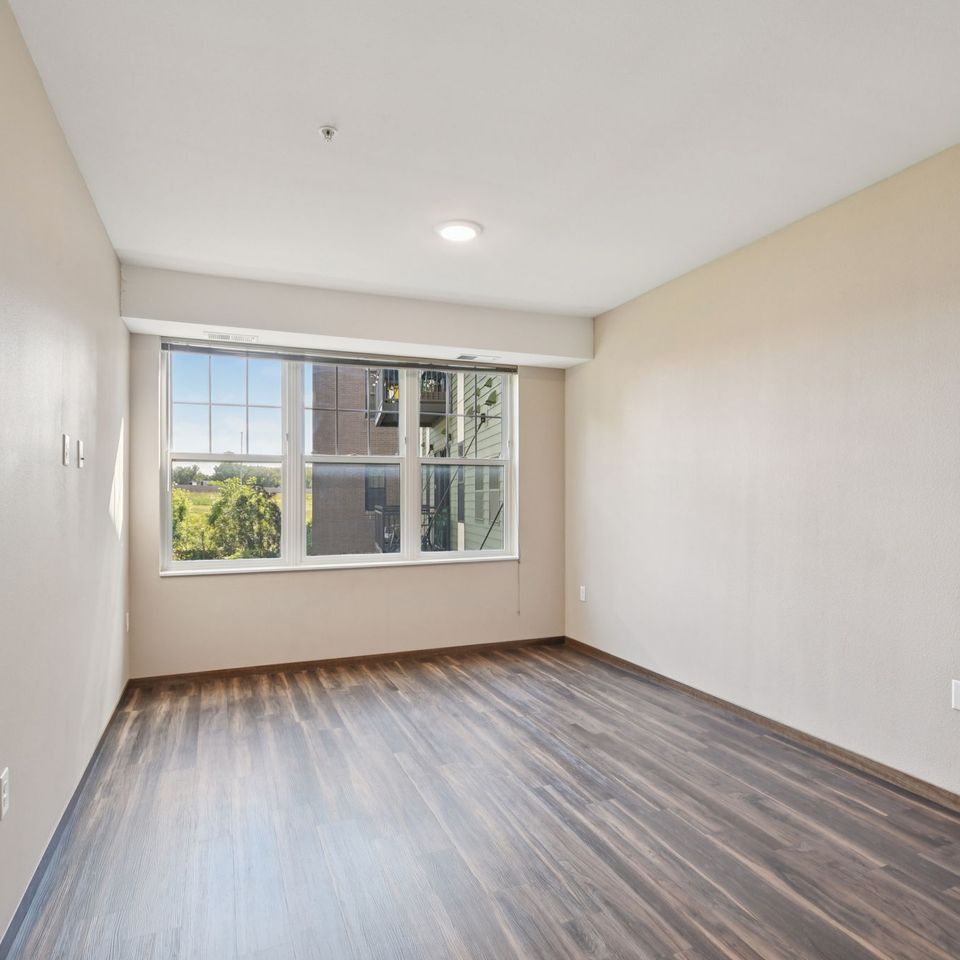 55 web or mls old hudson rd unit 202 003