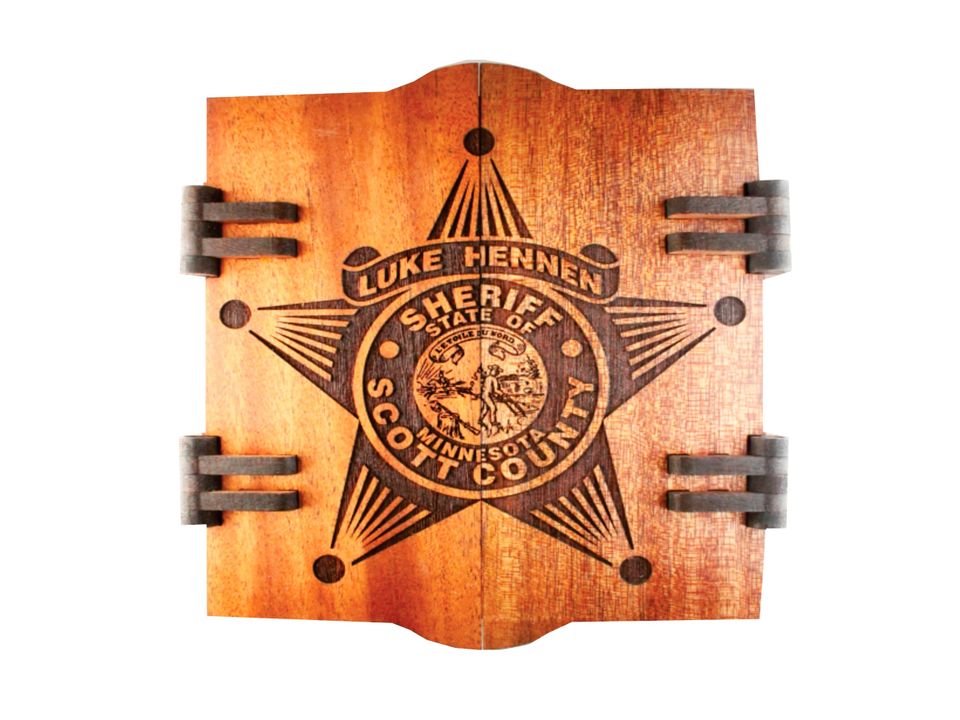 Box   2023 09 17   keepsake   09   desktop   mahogany   scott cnty so (01 of 02)wbbc