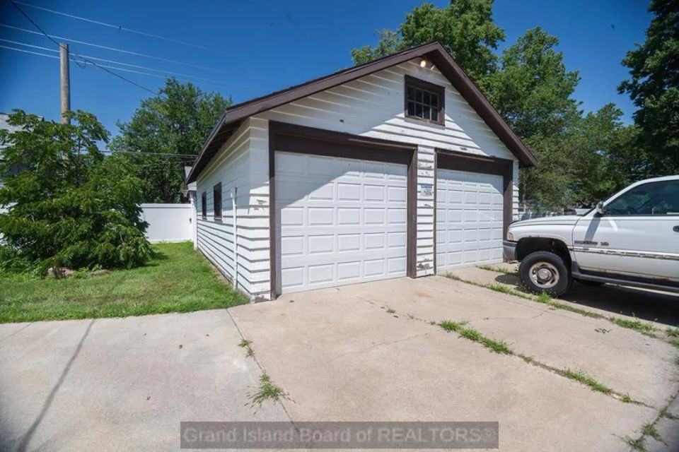 2104 w state st grand island e 6