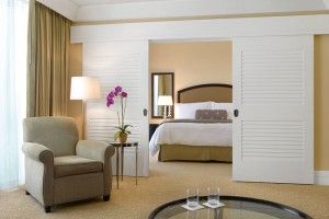 Louvered interior doors 300x200 1