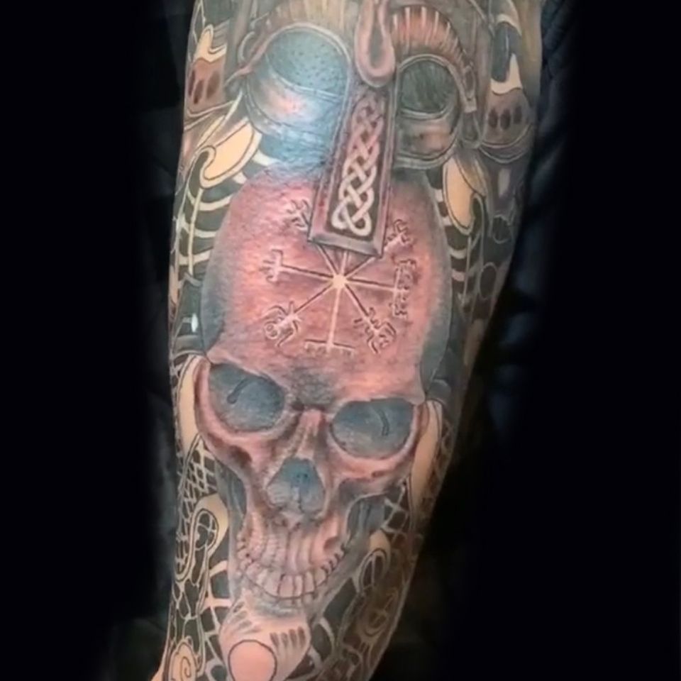 Tech viking leg sleeve