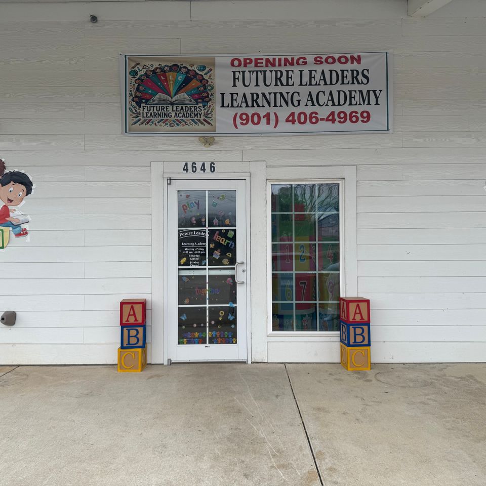 Flla front door distant
