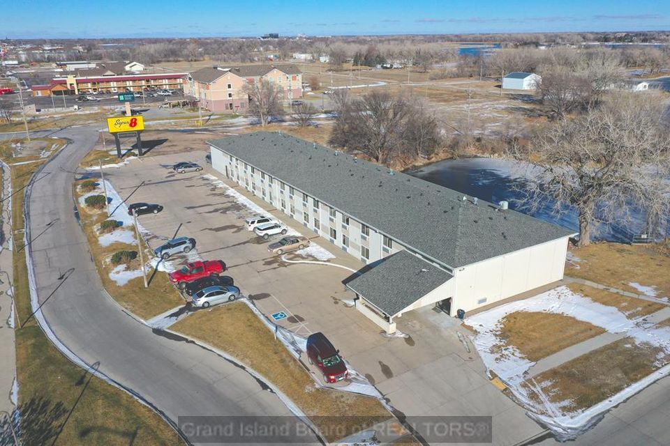3205 s locust grand island super 8 a 1