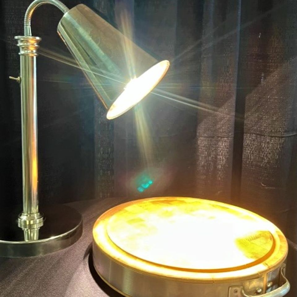 Cutting board lamp