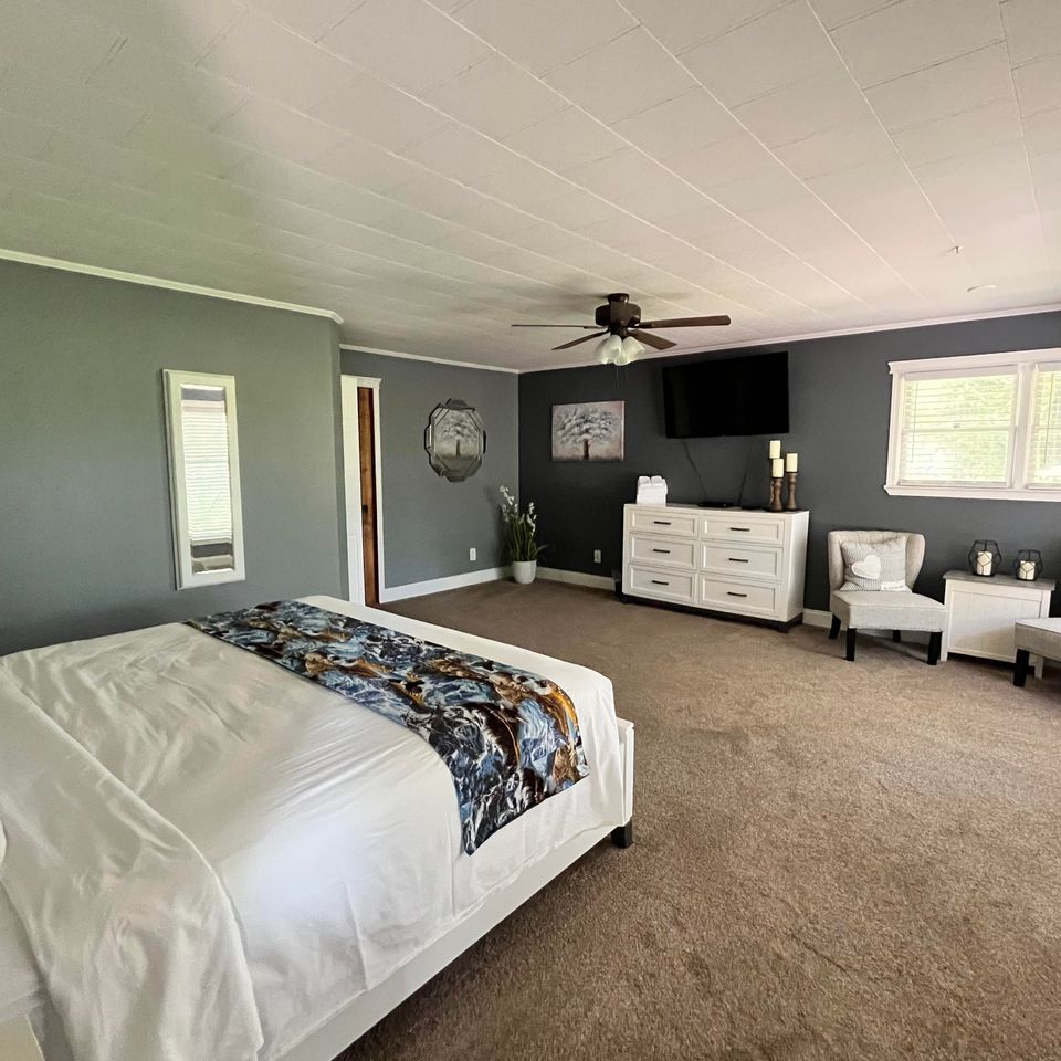 Liles master bedroom 5