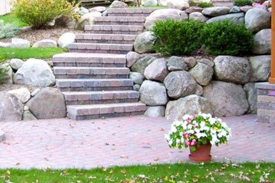 Boulder wall and stairs for web