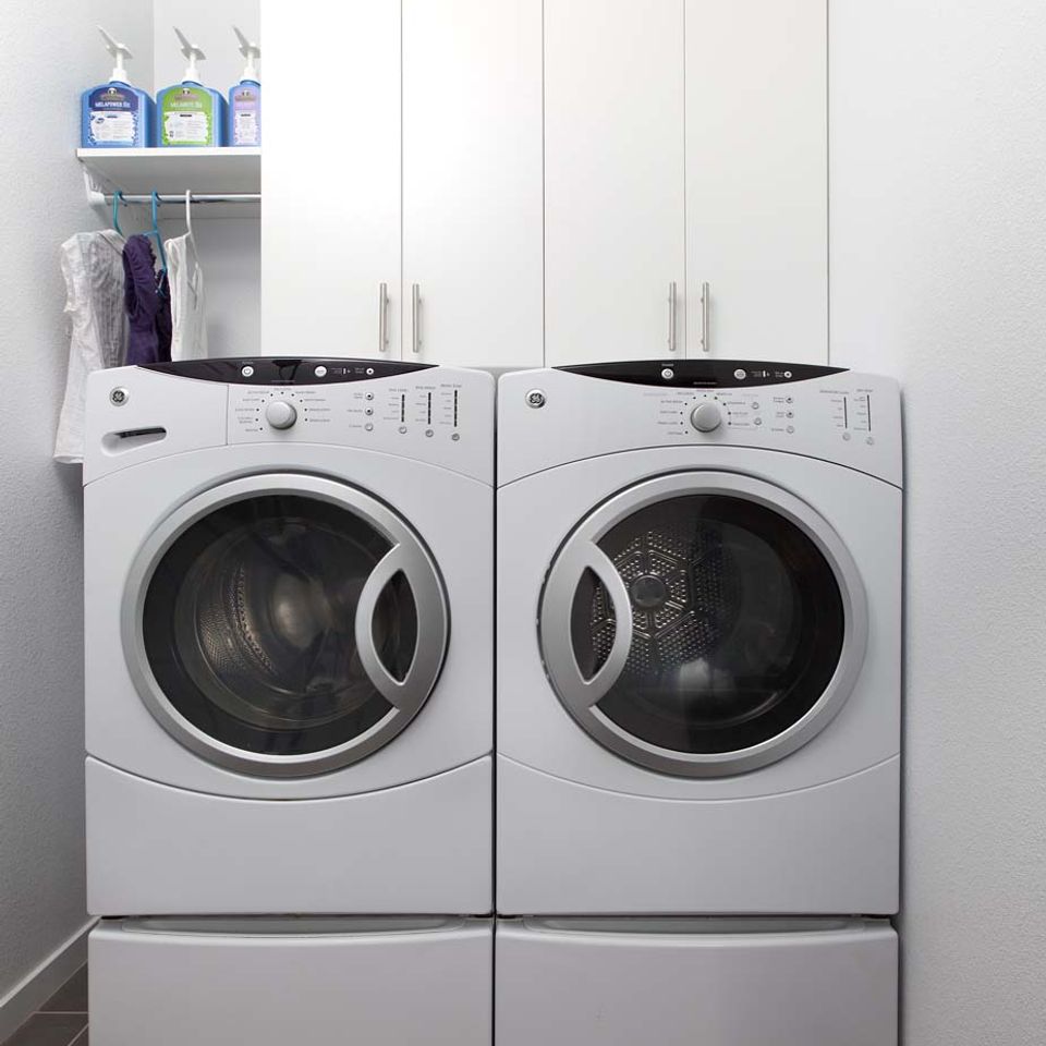 White modern laundry 1