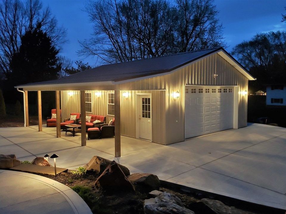 Mdespolebarn2