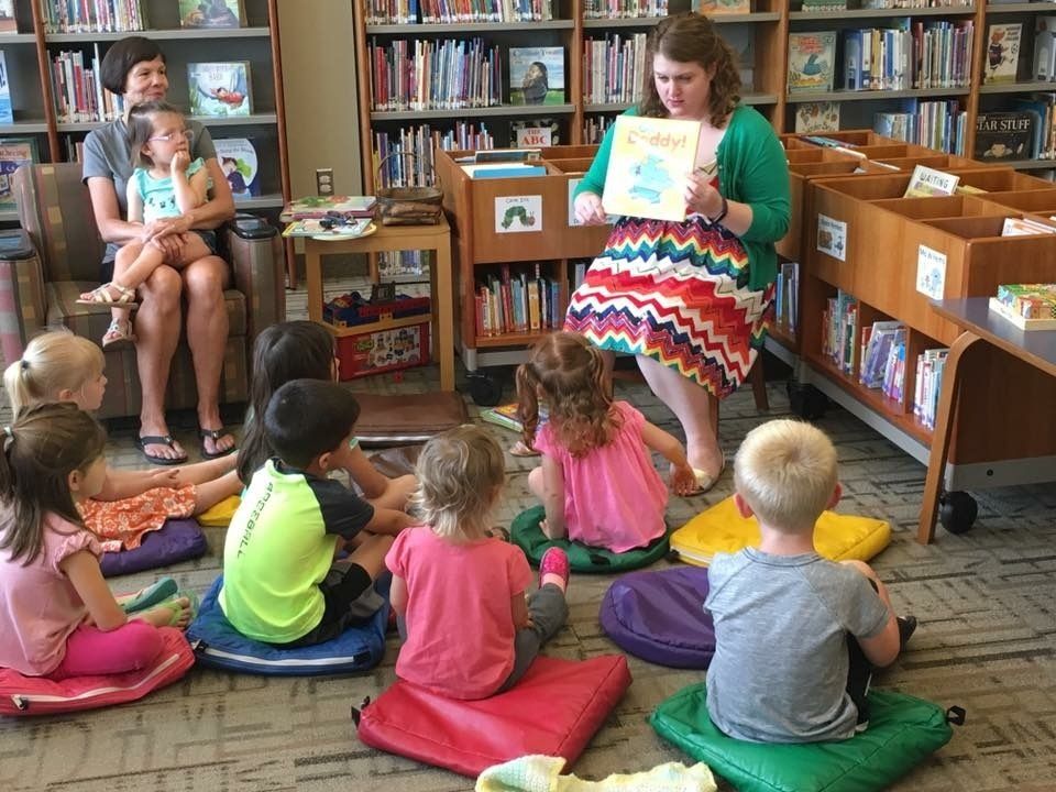 Children's library storytime 2017 08 by star