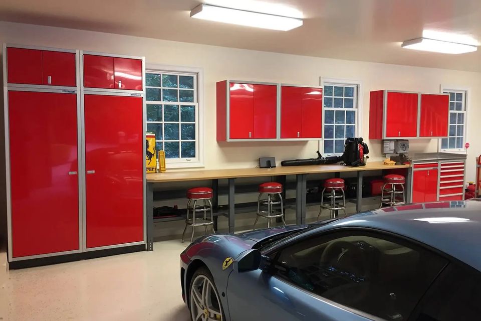 Gorilla moduline red cabinets with car