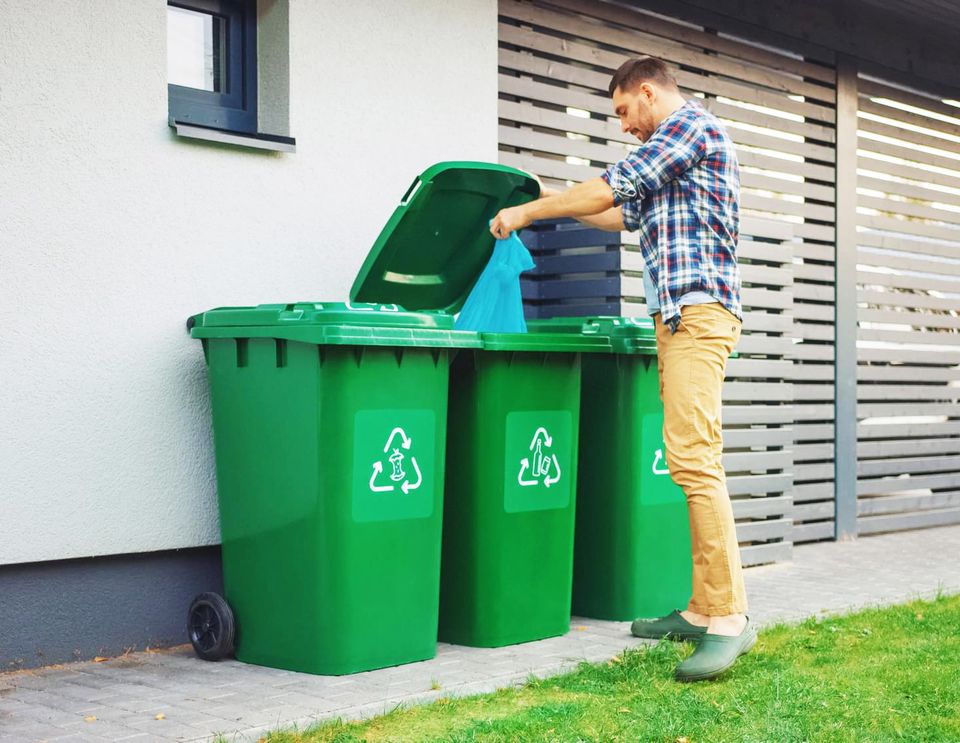 Trash can cleaning hero