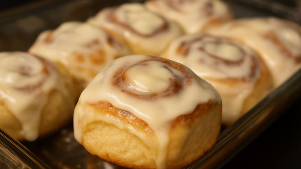 Viral Gooey Cinnamon Rolls with Heavy Cream (Better Than Cinnabon!) | BeSureToCook Viral Gooey Cinnamon Rolls with Heavy Cream (Better Than Cinnabon!) | BeSureToCook