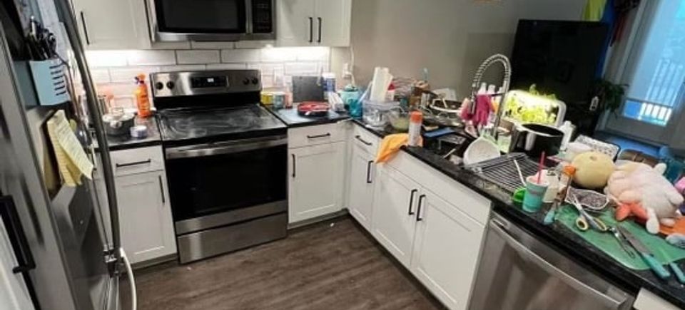 C&M Cleaning Services Houston - Dirty Kitchen - Before Photo