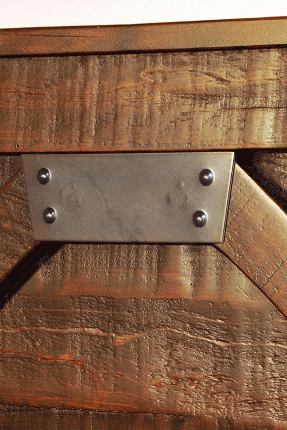 Rustic carlisle bed detail sct
