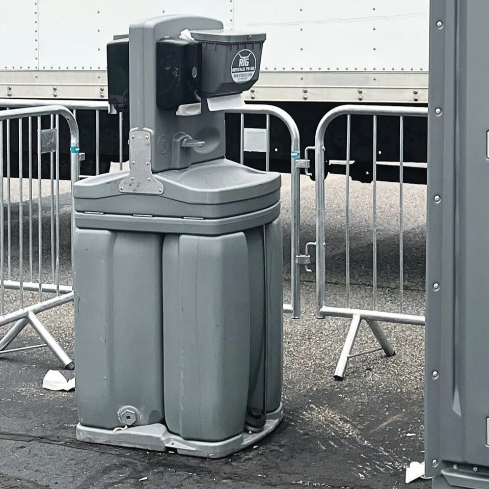 portable sink rental