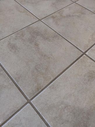 Floor tile