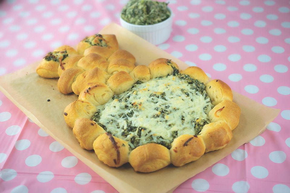 15604 easter bunny rolls spinach dip a